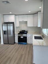8142 Redbush Ln in Panorama City, CA - Building Photo - Building Photo