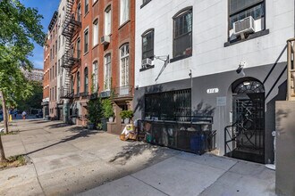 316 Second Ave in New York, NY - Building Photo - Building Photo