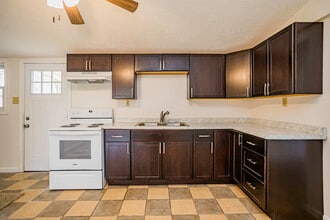 2804 N Colbert Dr in Muncie, IN - Building Photo - Building Photo