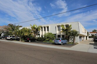 Village Point Apartments in Carlsbad, CA - Building Photo - Primary Photo