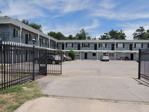 Capital Crossing Apartments in Oklahoma City, OK - Building Photo - Building Photo