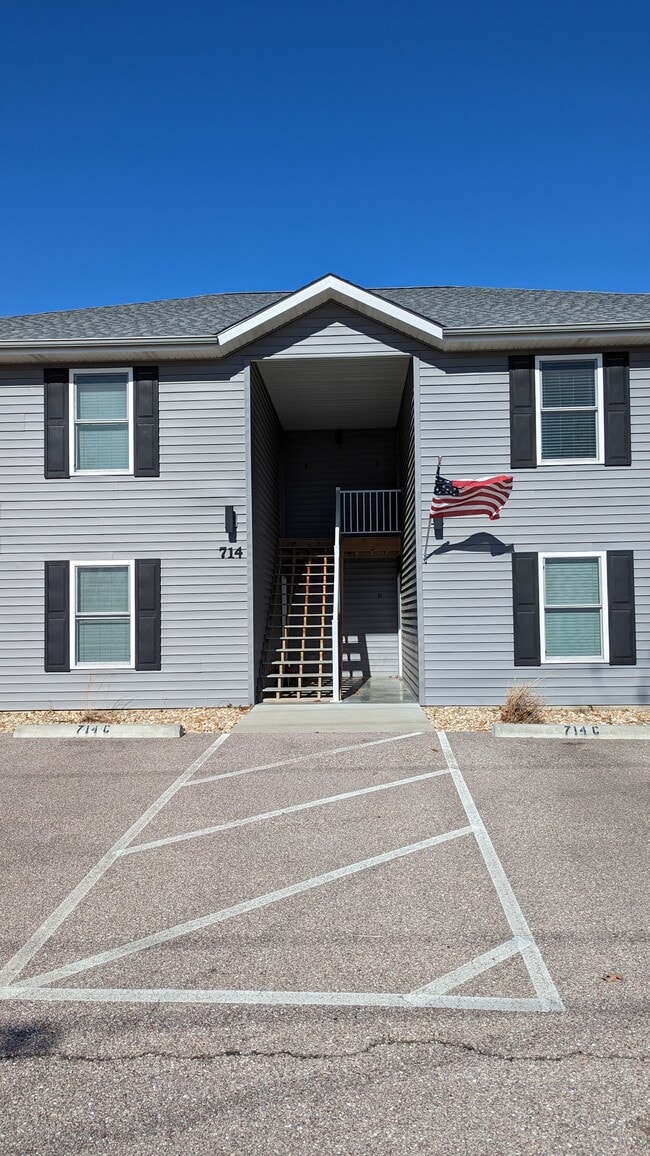 710 Hwy O in Gravois Mills, MO - Foto de edificio - Building Photo
