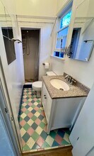 6089 1/4 Cashio St, Unit Duplex 1 quarter in Los Angeles, CA - Building Photo - Building Photo