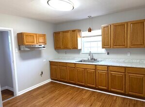 2838 W French Pl in San Antonio, TX - Building Photo - Building Photo