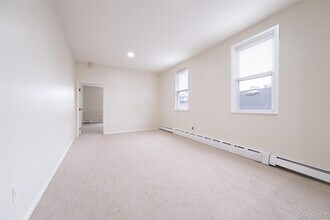 115 Wolfs Ln, Unit 3 in Pelham, NY - Building Photo - Building Photo