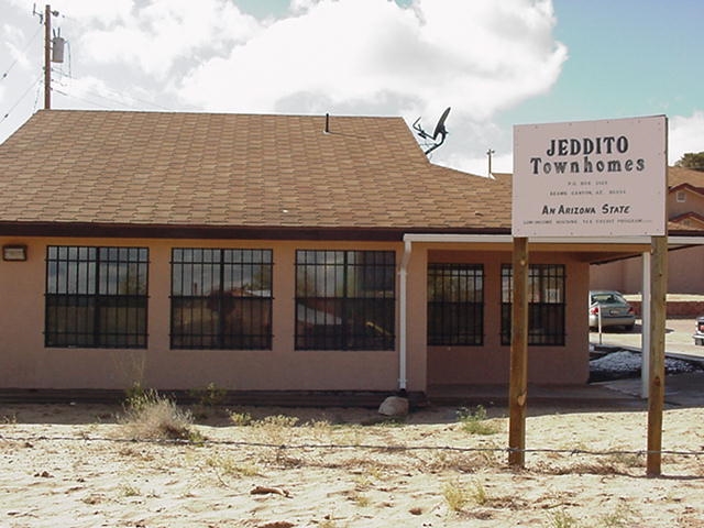 Jeddito Townhomes in Keams Canyon, AZ - Building Photo