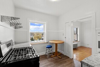 816 Mulford St in Evanston, IL - Foto de edificio - Building Photo