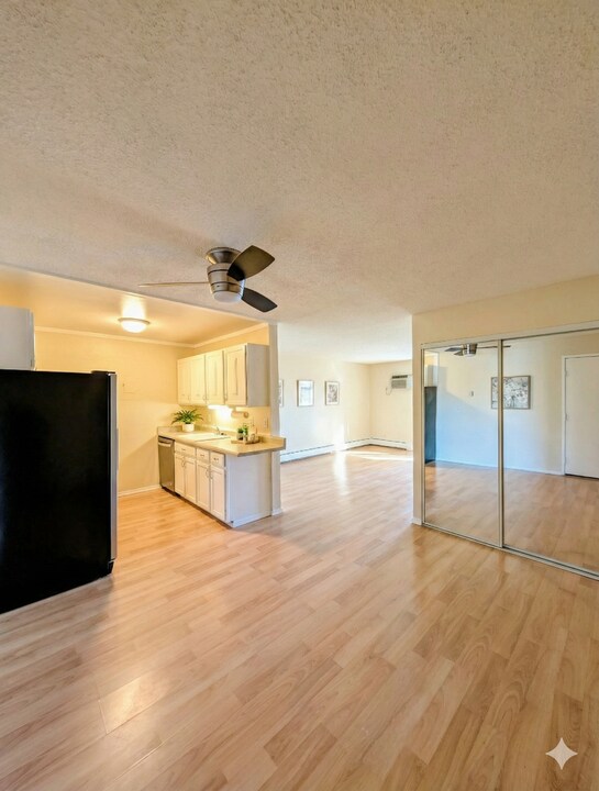 1200 Golden Cir in Golden, CO - Building Photo