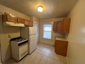 222 Lafayette Ave NE, Unit 2 in Grand Rapids, MI - Foto de edificio - Building Photo