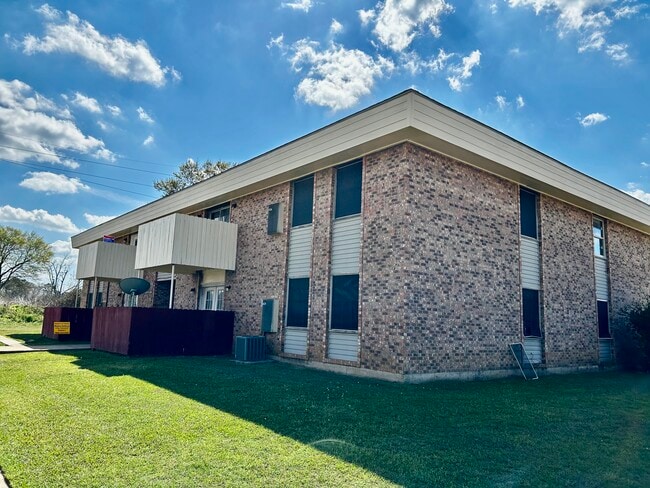 property at 305 Greenbriar St