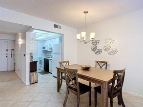 201 178th Dr in Sunny Isles Beach, FL - Building Photo - Building Photo