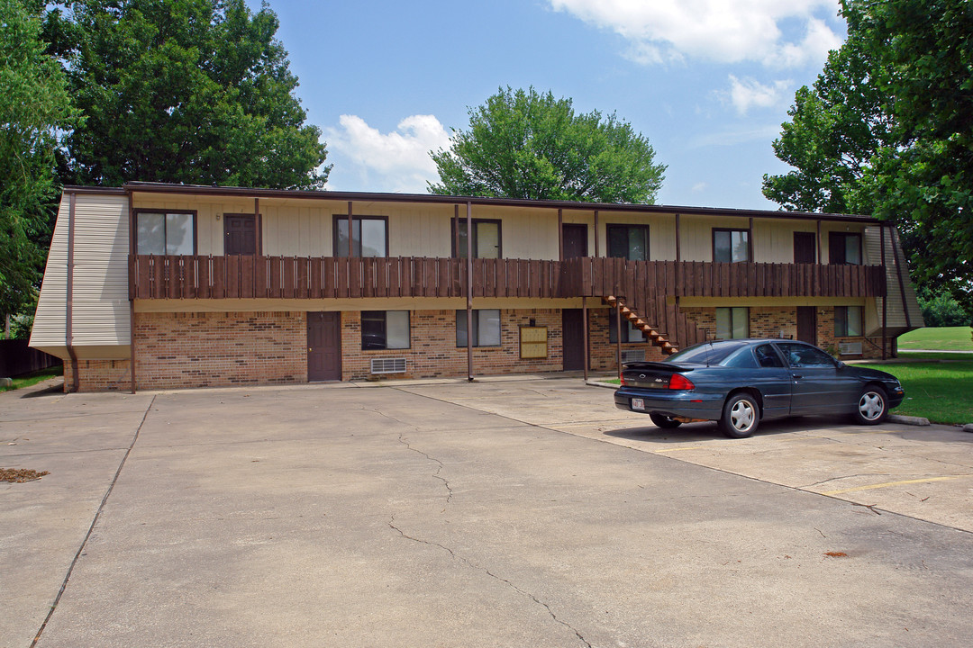 6701 Dallas St in Fort Smith, AR - Building Photo