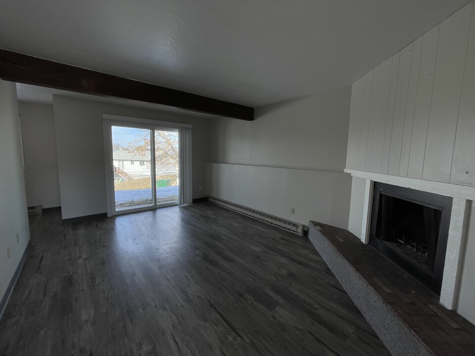 2316 Hillview Ct, Unit #4 in Missoula, MT - Foto de edificio