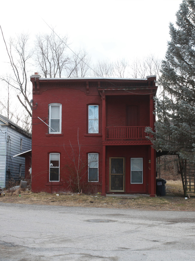 16 Lyman St in Hoosick Falls, NY - Building Photo - Building Photo