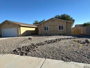 6337 E 45th St in Yuma, AZ - Building Photo - Building Photo