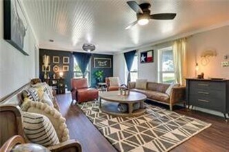 3911 Southwinds Dr in Lorena, TX - Building Photo - Building Photo