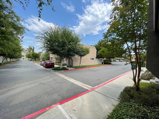 2 Rosemary in Irvine, CA - Building Photo - Building Photo