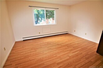 187 Scott Rd in Waterbury, CT - Building Photo - Building Photo
