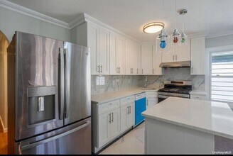 147-16 Linden Blvd in Queens, NY - Building Photo - Building Photo