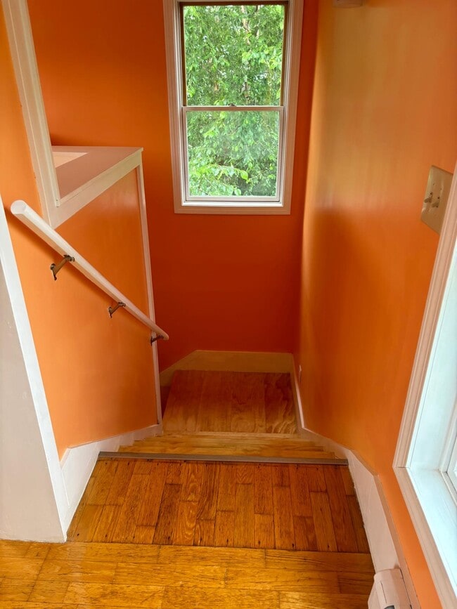 39 Pitkin St, Unit B in Burlington, VT - Foto de edificio - Building Photo