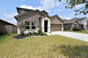 10012 Deussen Ln in Texas City, TX - Building Photo