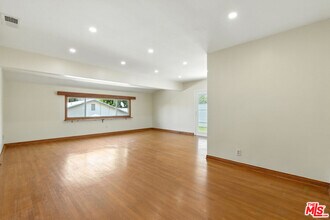 8361 Wentworth St in Los Angeles, CA - Building Photo - Building Photo