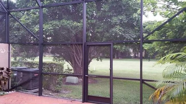 3961 Adra Ave in Doral, FL - Building Photo - Building Photo