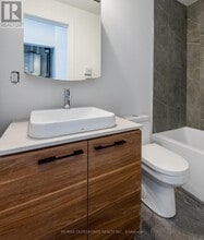 3333 Dundas St W in Toronto, ON - Building Photo - Building Photo