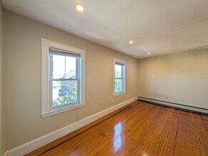 41 Bay State Ave, Unit 3 in Somerville, MA - Building Photo - Building Photo