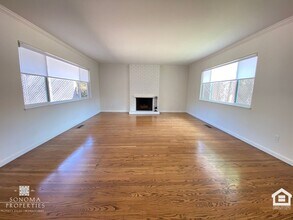 301 Patten St in Sonoma, CA - Building Photo - Building Photo