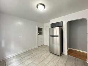 6719 N California Ave in Chicago, IL - Building Photo - Building Photo