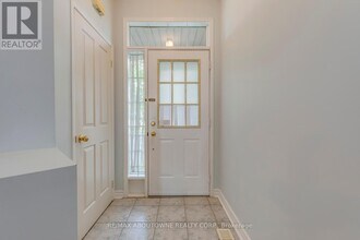 83 Bur Oak Ave in Markham, ON - Building Photo - Building Photo