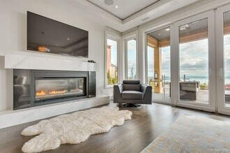 2165 Palmerston Ave in West Vancouver, BC - Building Photo - Building Photo