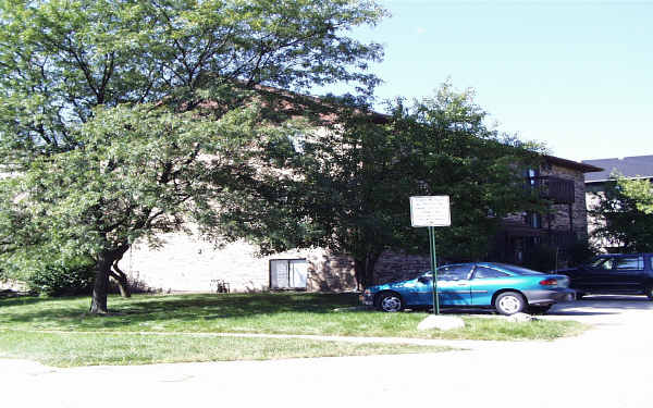 1112 Florence Dr in Westmont, IL - Building Photo