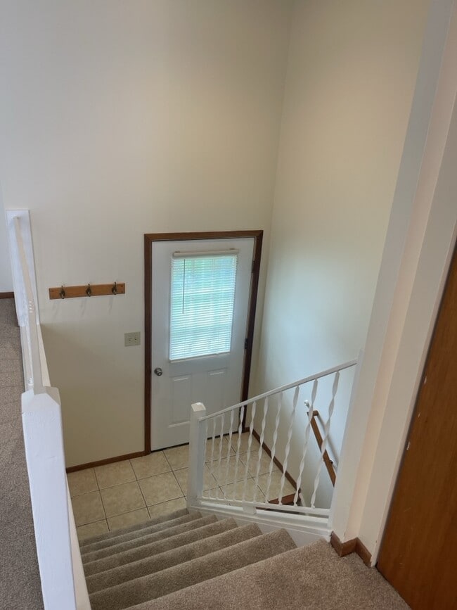 350 College St in Crystal Lake, IL - Building Photo - Building Photo