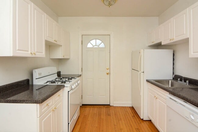 2953 N Seminary, Unit 3 in Chicago, IL - Building Photo - Building Photo