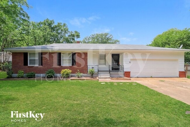 property at 3021 Chaucer Ln