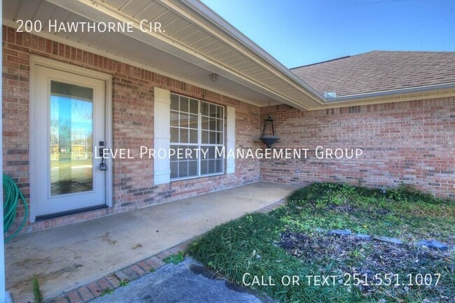 200 Hawthorne Cir in Fairhope, AL - Building Photo - Building Photo