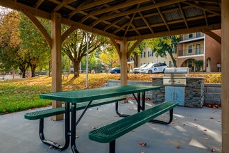 British Woods Apartments in Nashville, TN - Foto de edificio - Building Photo