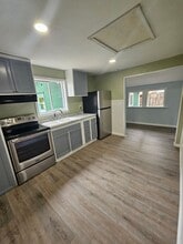 428 Berrydale Ave in Medford, OR - Building Photo - Building Photo