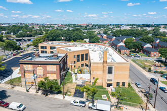 Baker Senior Apartments in Richmond, VA - Foto de edificio - Building Photo