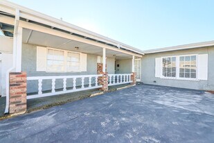 237 Falcon Ln in Las Vegas, NV - Building Photo