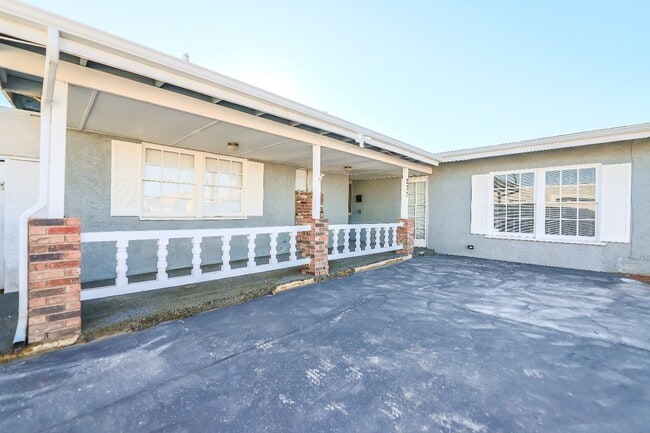 237 Falcon Ln