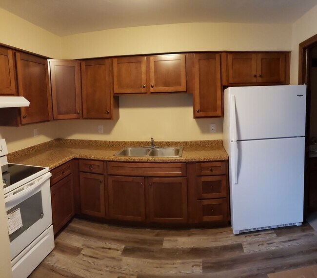 532 E Bronson Rd in Seymour, WI - Building Photo - Building Photo