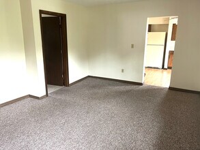 610 W 19th St, Unit 2 in Erie, PA - Building Photo - Building Photo