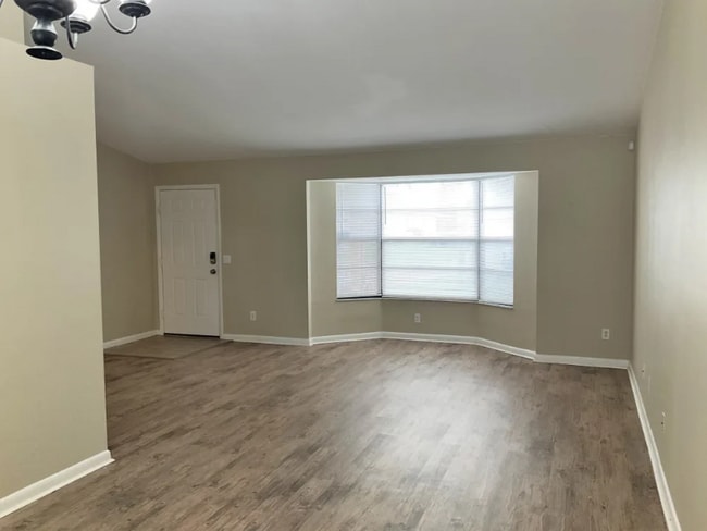 200 SE 19th Terrace in Cape Coral, FL - Foto de edificio - Building Photo