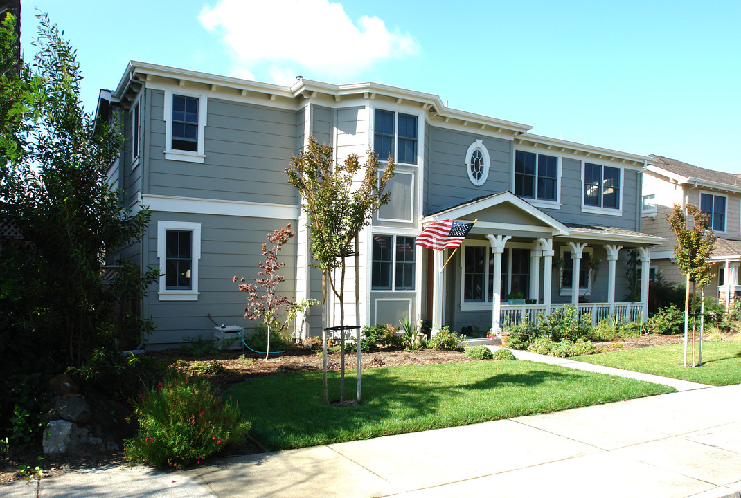 156 W F St in Benicia, CA - Building Photo