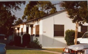 1123 W Chestnut St in Anaheim, CA - Building Photo