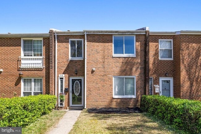 property at 218 Stevenson Sq S