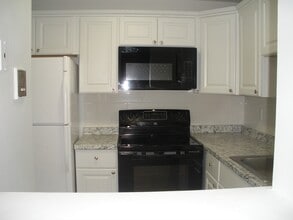 47 West St in Randolph, MA - Building Photo - Building Photo